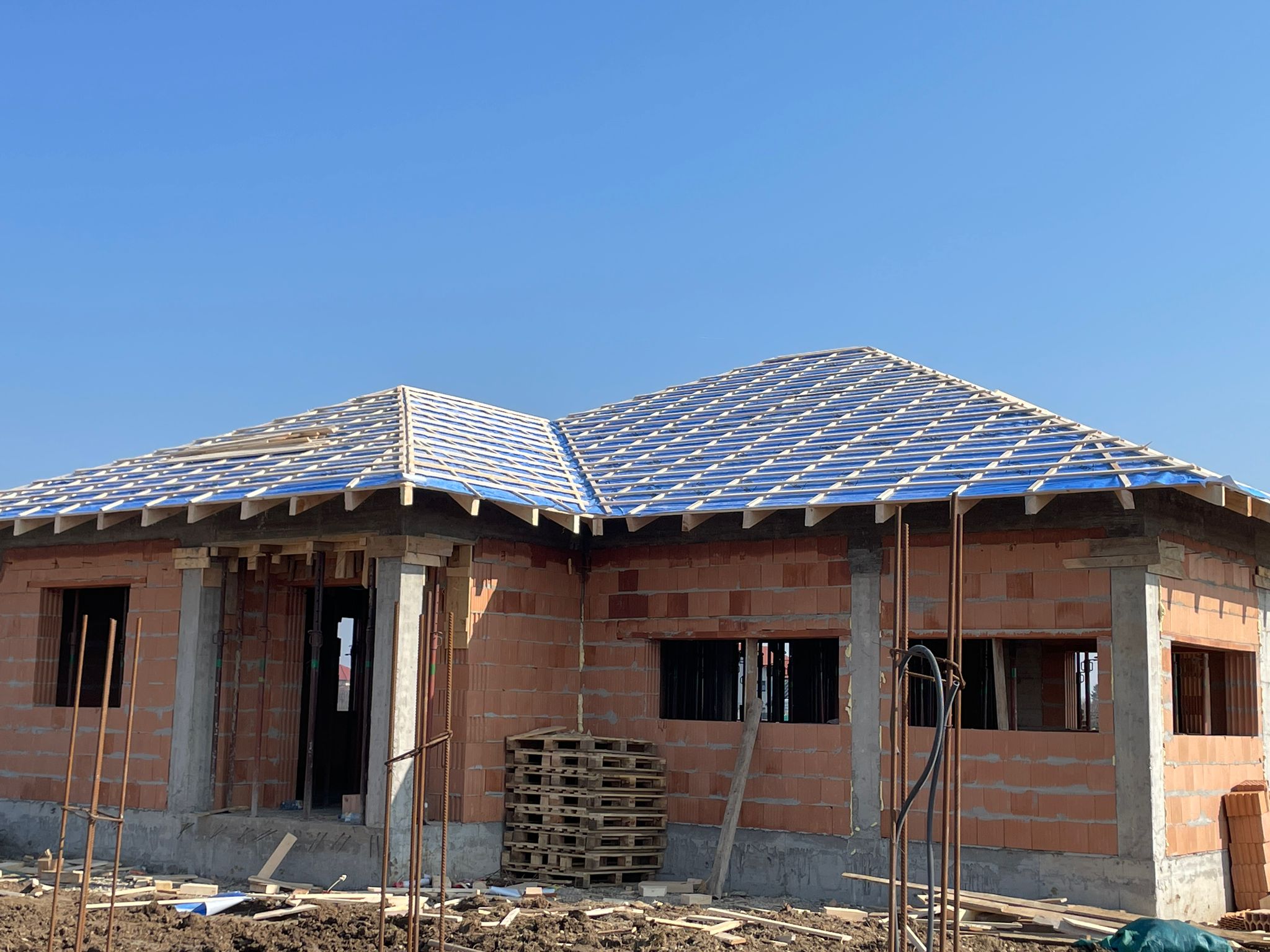 Casa parter 4 ape - membrana drona unghi 4