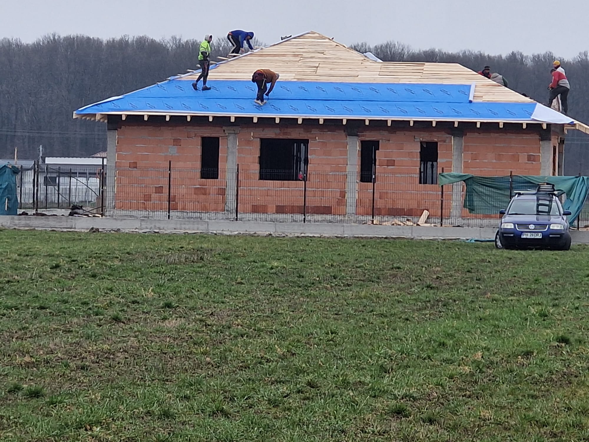 Echipa montaj membrana hidroizolatie